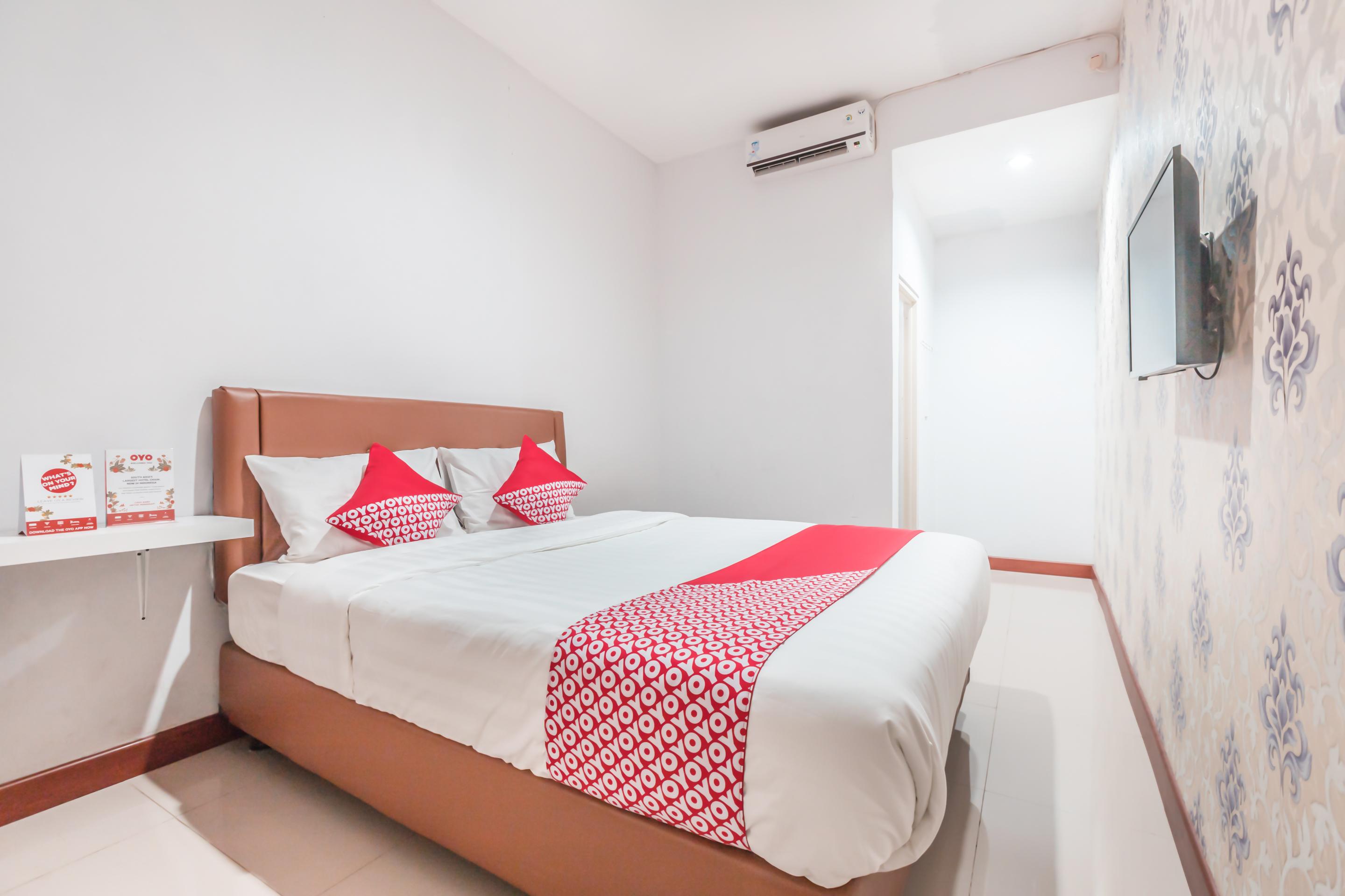 Oyo 1555 Unik Guesthouse Syariah Джакарта Екстериор снимка