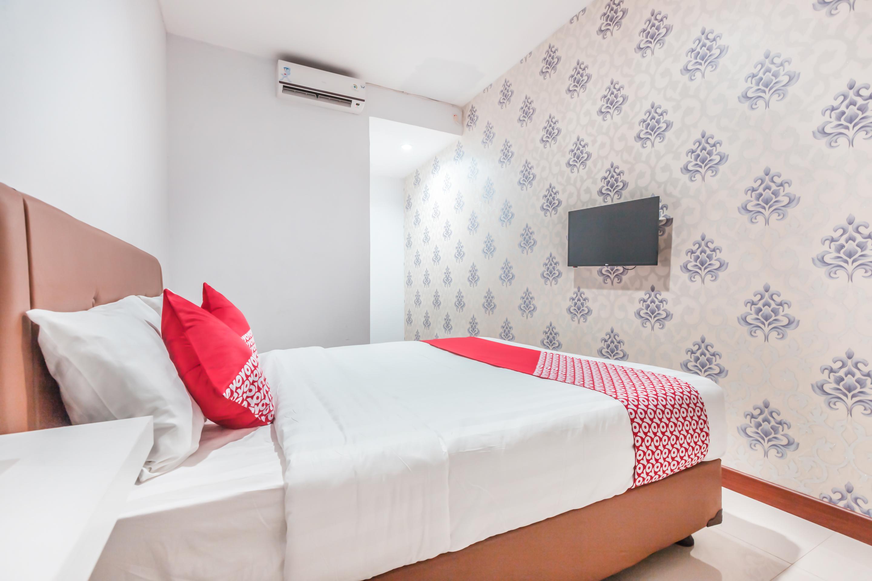 Oyo 1555 Unik Guesthouse Syariah Джакарта Екстериор снимка