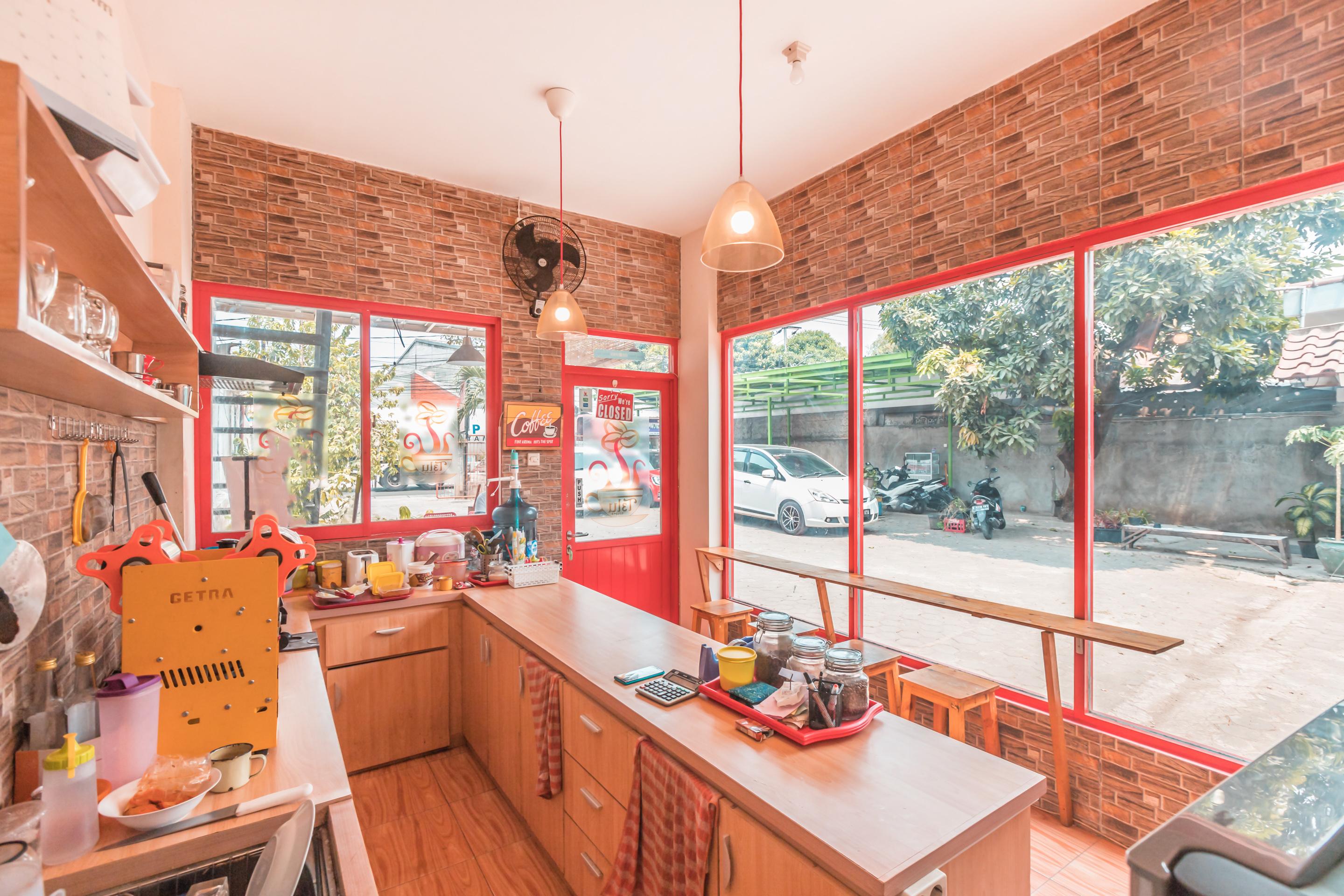 Oyo 1555 Unik Guesthouse Syariah Джакарта Екстериор снимка