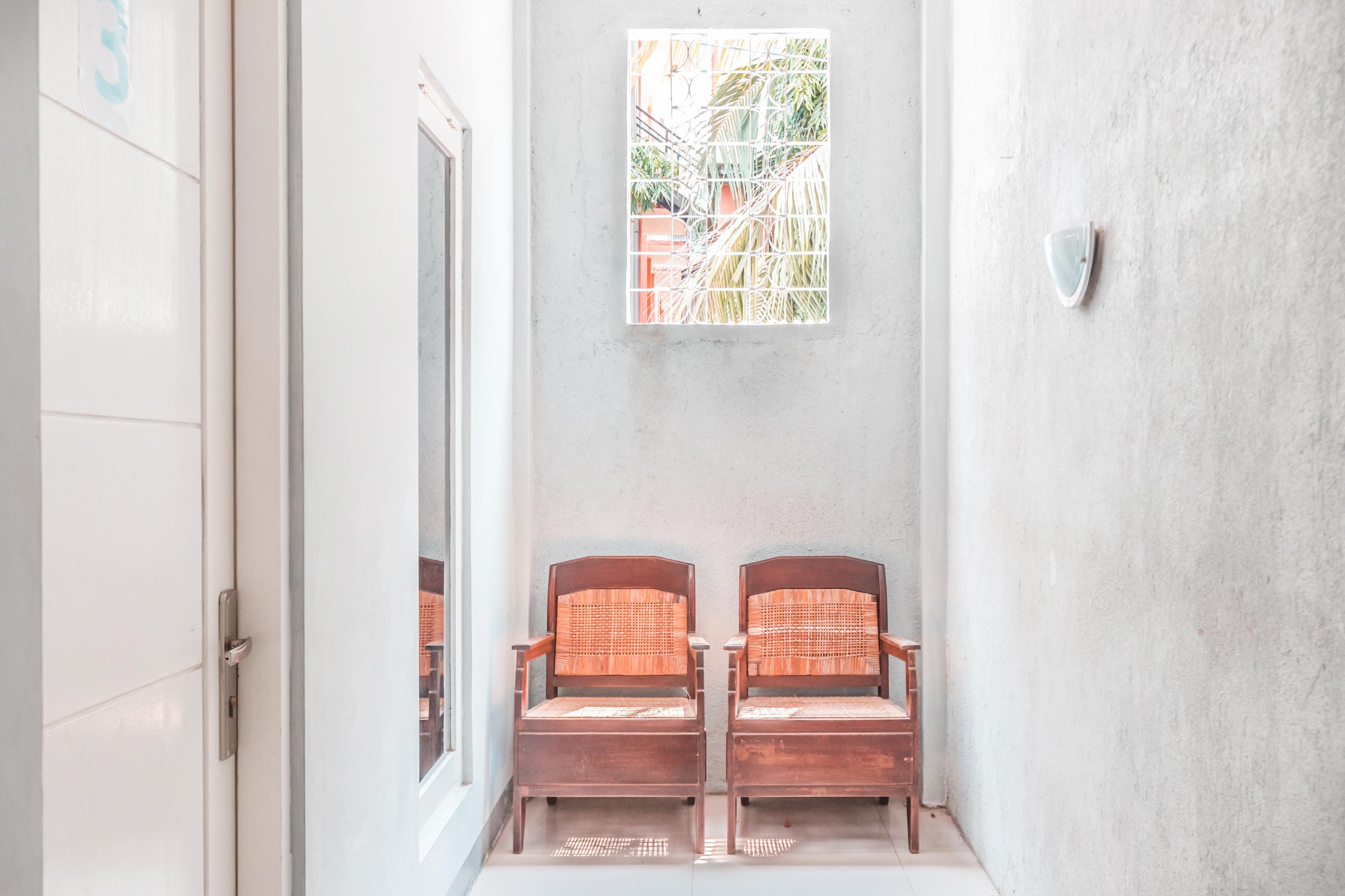 Oyo 1555 Unik Guesthouse Syariah Джакарта Екстериор снимка
