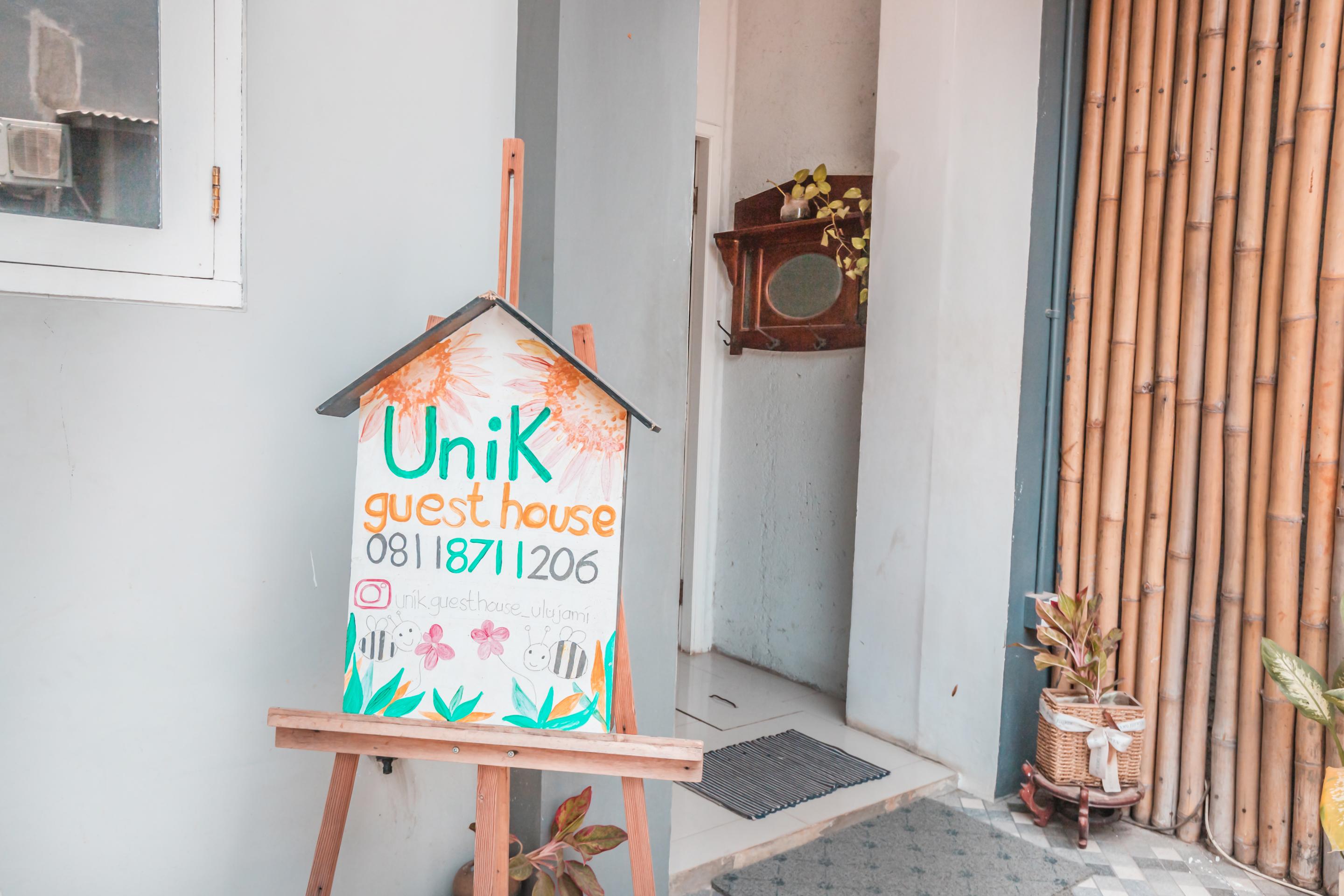 Oyo 1555 Unik Guesthouse Syariah Джакарта Екстериор снимка