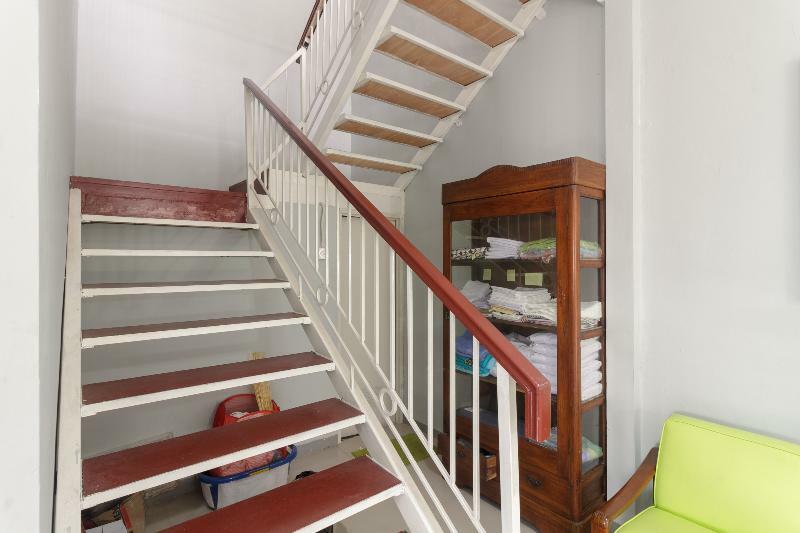 Oyo 1555 Unik Guesthouse Syariah Джакарта Екстериор снимка